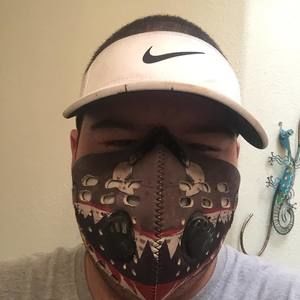 Meet your Posher, Louis